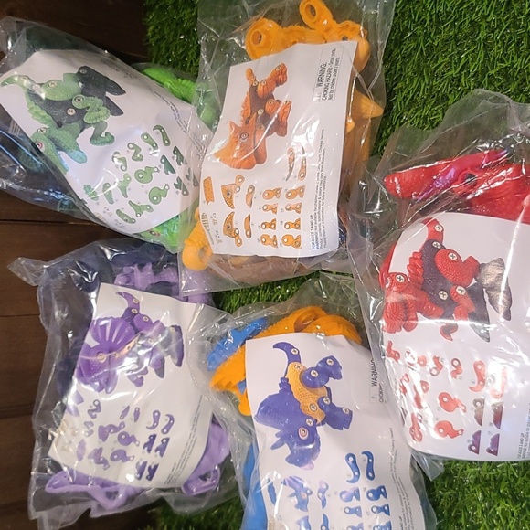 DINOSAUR building play set of 5 DINOSAUR, Age 3+, NWT, NIB 164 pcs - Picture 4 of 9